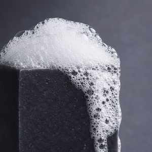 Savon solide surgras Charbon – Saponification à froid